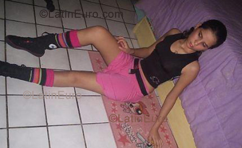 Date this charming Brazil girl Dandara from Teresina B1003