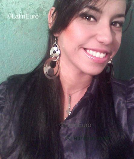 Date this lovely Brazil girl Jessika from Lajedo B1049
