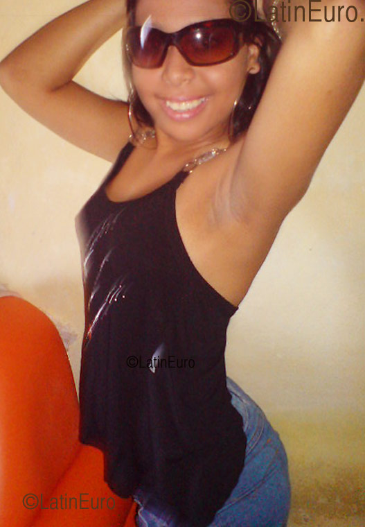 Date this tall Brazil girl Flavine from Lorena B1076