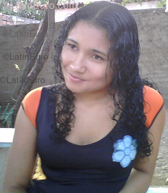 Date this lovely Brazil girl Neidianne from Teresina B1112