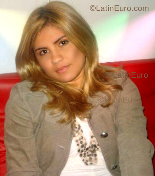 Date this sultry Brazil girl Fernanda from Cajazeiras B1129