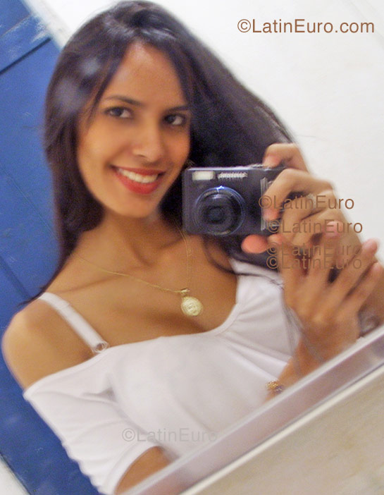 Date this sensual Brazil girl Barbara from Aracaju B1130