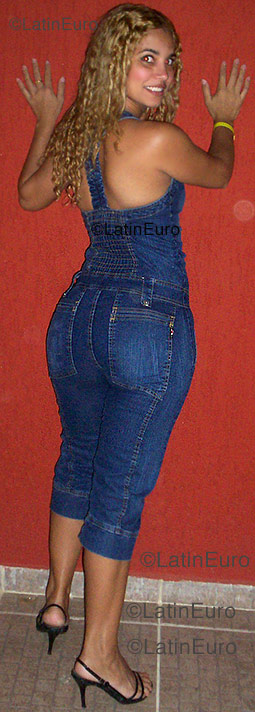 Date this voluptuous Brazil girl Eliane from Governador Valadares B1164