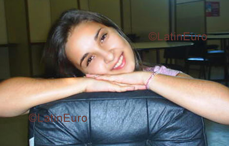 Date this charming Brazil girl Priscila from Rio de Janeiro B1171