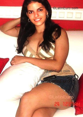 Date this nice looking Brazil girl Daniela from Teresina B1176