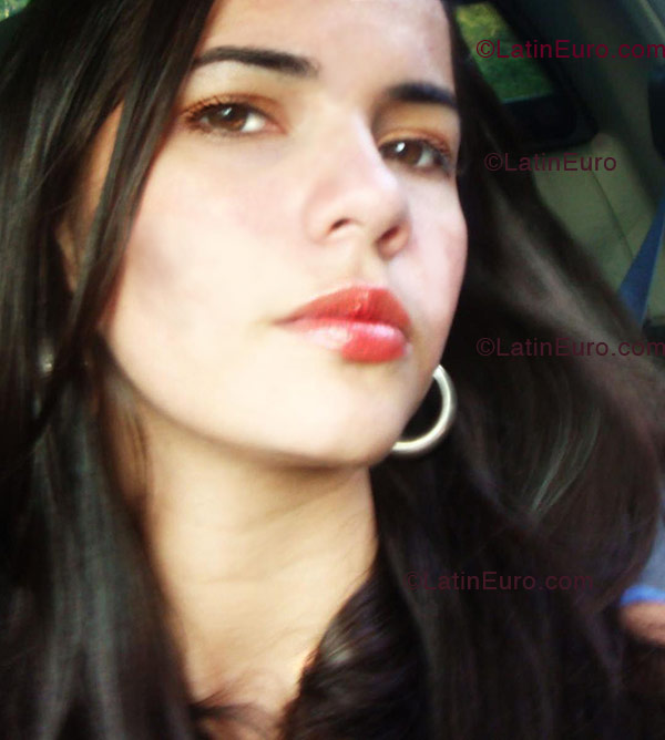 Date this lovely Brazil girl Nataly from Santos B1229