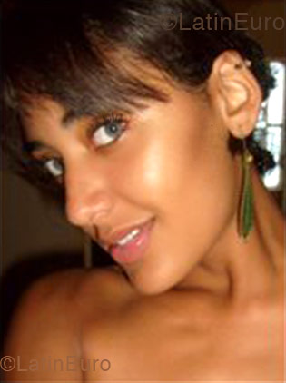 Date this georgeous Brazil girl Rafaela from Joao Pessoa B1264