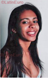 Date this attractive Brazil girl Lilian- from Muriae B1305