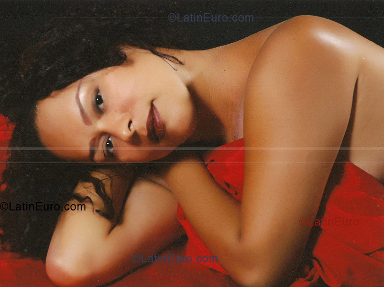 Date this sensual Brazil girl Cristiani from Vitoria B1331