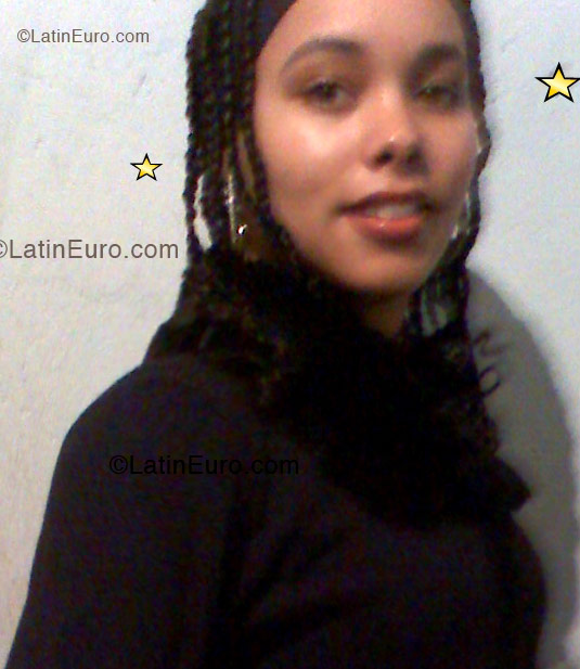 Date this athletic Brazil girl Aline from Sao Paulo B1343