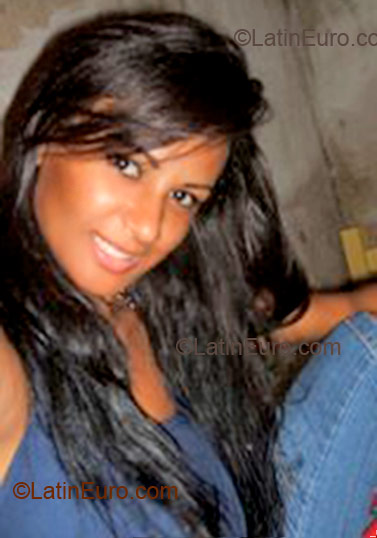 Date this lovely Brazil girl Nary from Sao Luis B1383