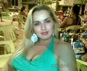 Date this delightful Brazil girl Gleicy from Goiania B1394