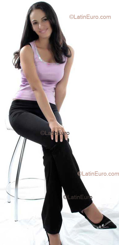 Date this sensual Brazil girl Edvania from Palmas B1419