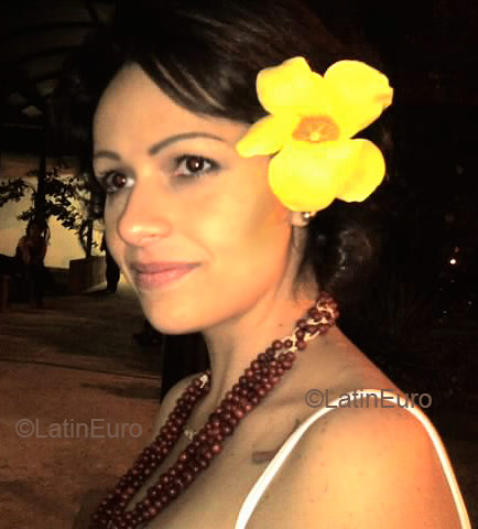 Date this cute Brazil girl Eline from Sao Paulo B1421