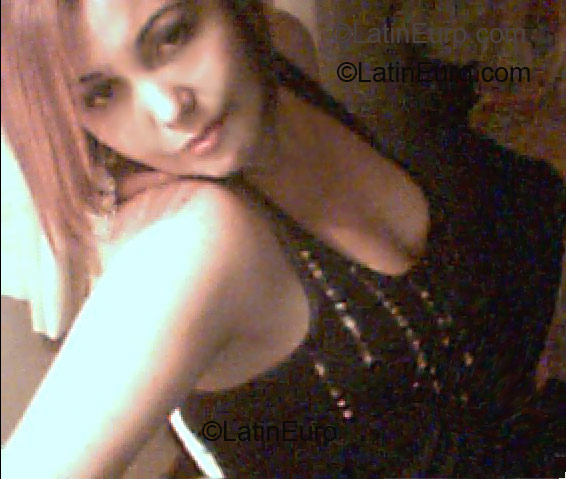 Date this athletic Brazil girl Daniella from Santos B1431