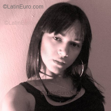 Date this voluptuous Brazil girl Debora from Pesqueira B1441