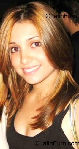 Date this gorgeous Brazil girl Kelly from Goiania B1474