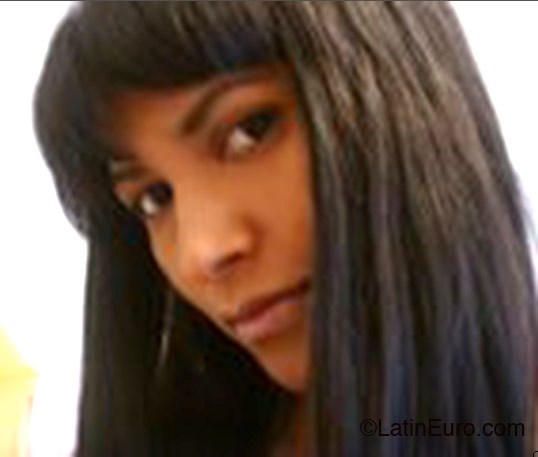 Date this hot Brazil girl Cleia from Goiania B1520