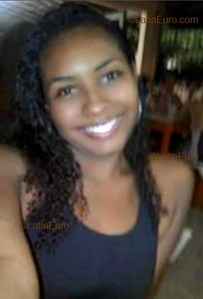 Date this nice looking Brazil girl Poliana from Vila Velha B1534