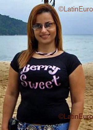 Date this delightful Brazil girl Luciane from Caraguatatuba B1568