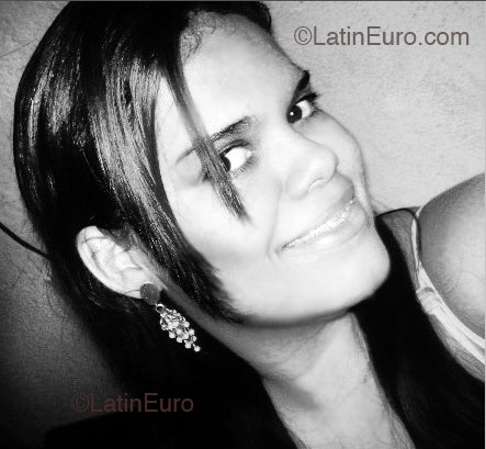 Date this hot Brazil girl Kelly from Cuiaba B1570