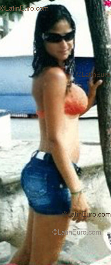 Date this young Brazil girl Erika from Mantena B1573