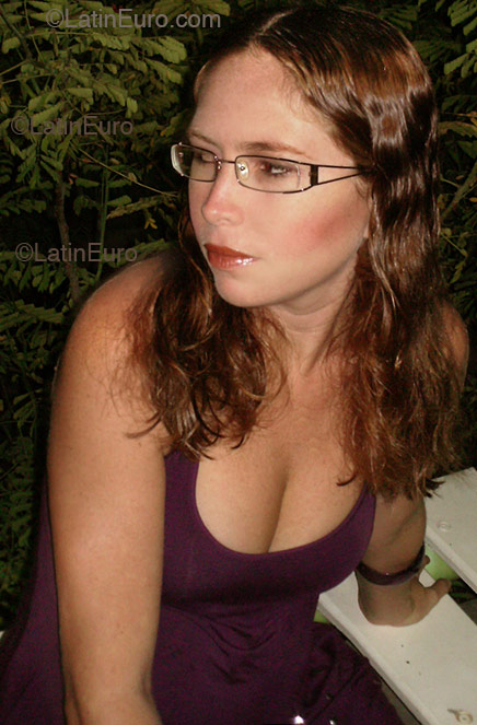 Date this voluptuous Brazil girl Kelly from Mossoro B1585