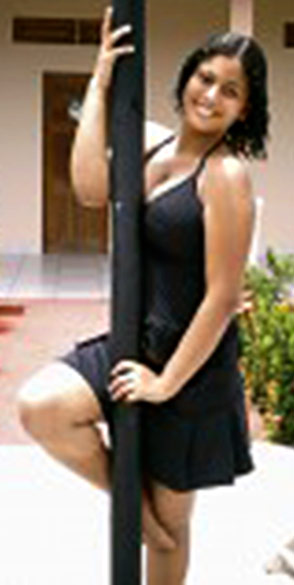 Date this nice looking Brazil girl Ynaiara from Rio Preto Da Eva B1609