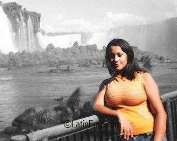 Date this happy Brazil girl Tathyane from Foz do Iguacu B1646