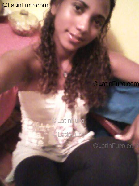 Date this gorgeous Brazil girl Raquel from Hortolandia B1667