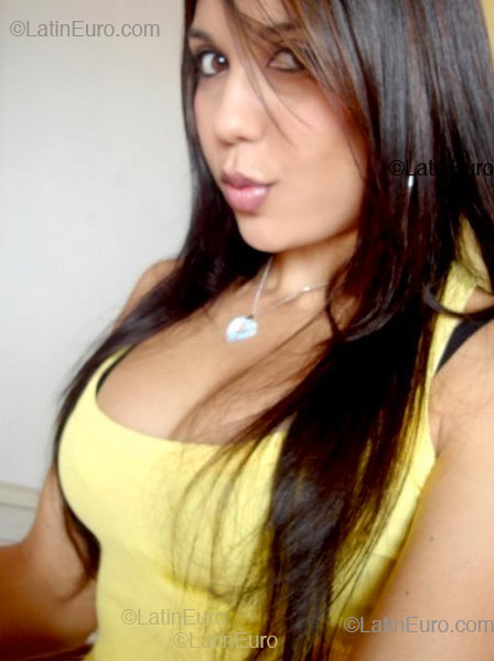 Date this hot Brazil girl Raphaella from Rio de Janeiro B1676