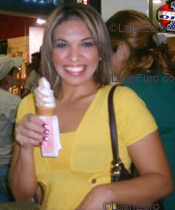 Date this sensual Brazil girl Lucivania from Goiania B1683