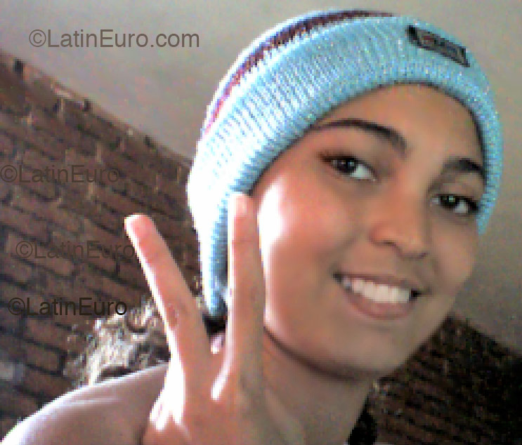 Date this fun Brazil girl Samanta from Sete Lagoas B1704