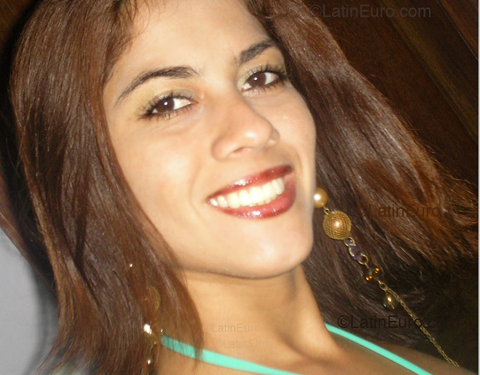 Date this sultry Brazil girl Luanna from Belem B1714