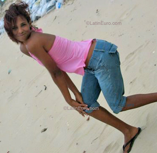 Date this hard body Brazil girl Jaciane from PAULISTA B1718