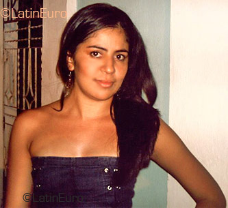 Date this gorgeous Brazil girl Niria from Paulo Afonso B1746