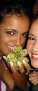 Date this cute Brazil girl Fernanda from Sumare B1778