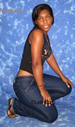 Date this lovely Brazil girl Lilia from  B1794