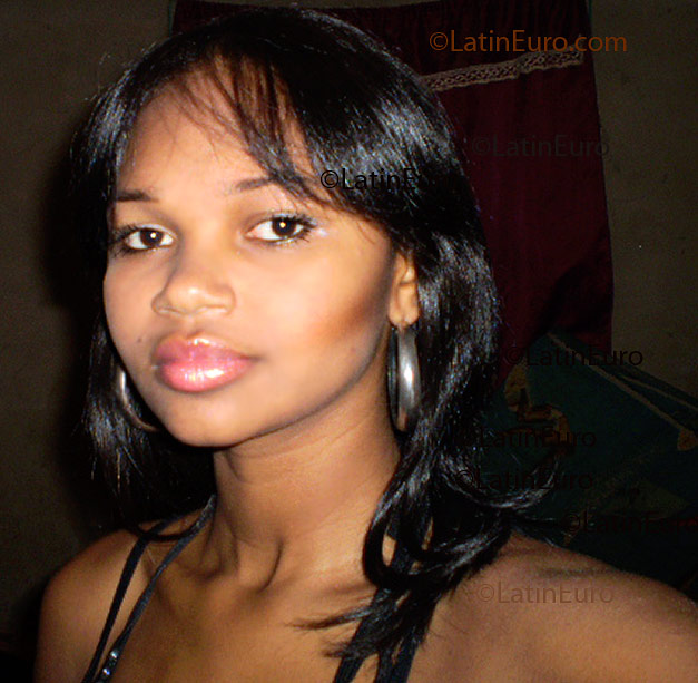 Date this young Brazil girl Nayana from  B1796