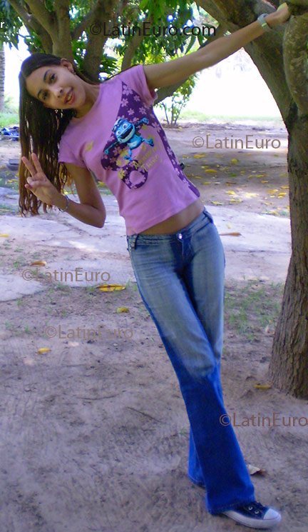 Date this funny Brazil girl Ligia from  B1816