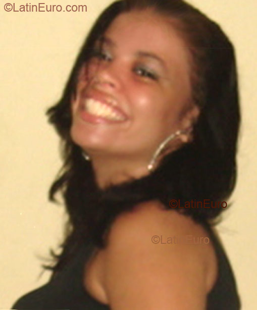 Date this athletic Brazil girl Ariadne from Vitoria B1845