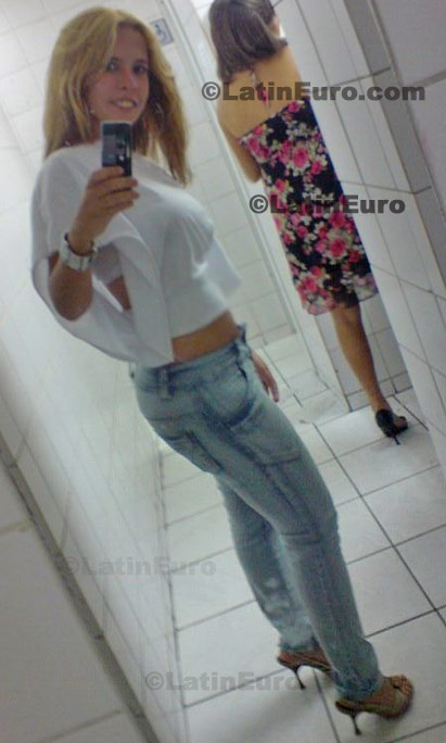 Date this nice looking Brazil girl Leslie from Contagem BR3738