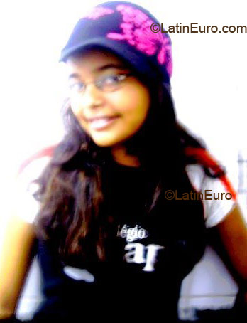 Date this attractive Brazil girl Thays from Belem B1862