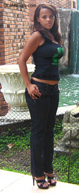 Date this stunning Brazil girl Alexandra from Recife B1866