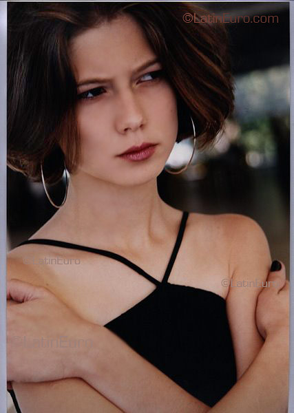 Date this georgeous Brazil girl Marielle from Bebedouro B1883