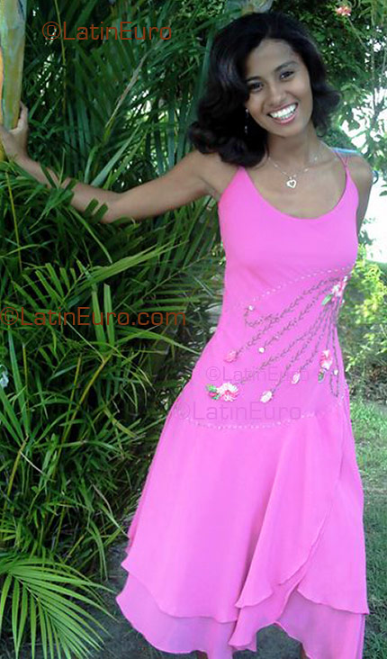 Date this fun Brazil girl Graciela from Aracaju B1906