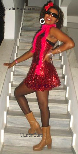 Date this happy Brazil girl Poliana from  B1967