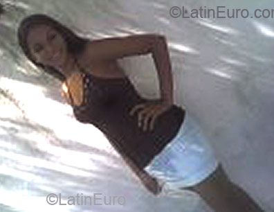 Date this hot Brazil girl Gleyssiane from Fortaleza B2000
