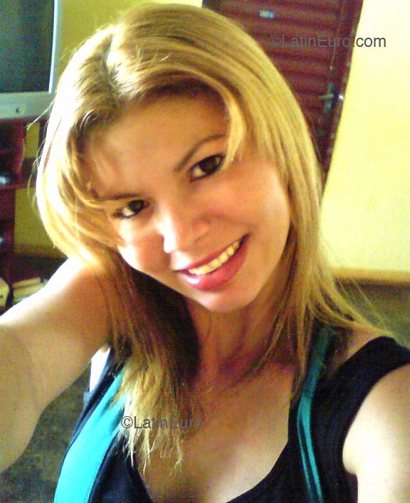 Date this nice looking Brazil girl Ketten- from  B2035