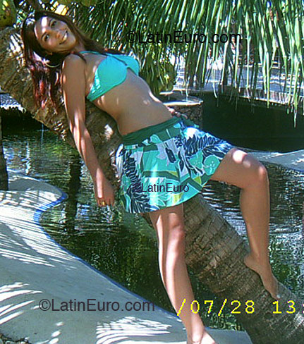 Date this charming Brazil girl Jaqueline from Recife B2078